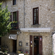 Le Barroux – Les Geraniums (dinner, B&B) Le Barroux – Les Geraniums (dinner, B&B)