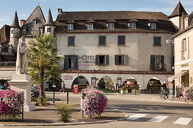 Beaulieu-sur-Dordogne – Hôtel Le Turenne (B&B)