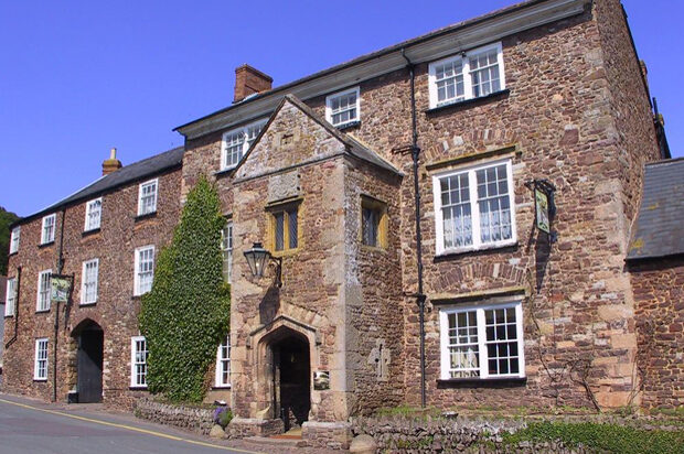 Dunster – Luttrell Arms Hotel (B&B)