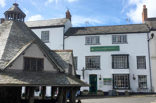 Dunster – Yarn Market Hotel (B&B) Dunster – Yarn Market Hotel (B&B)