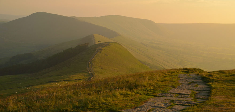 Mam Tor from Lose Hill (photo: Andrew Tryon - cc-by-sa/2.0)
