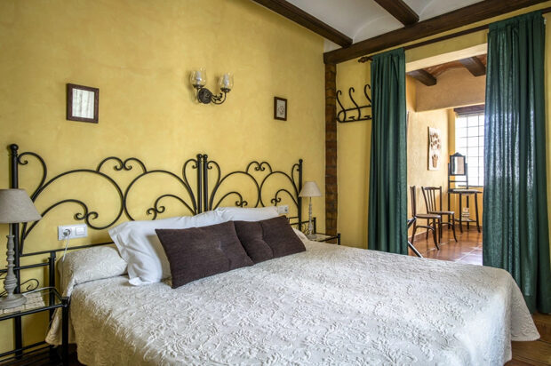 Castell de Castells – Casa Pilar (dinner, B&B)