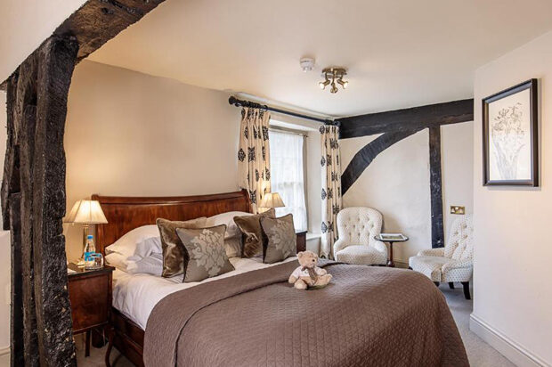 Castle Combe – The Castle Inn (B&B)