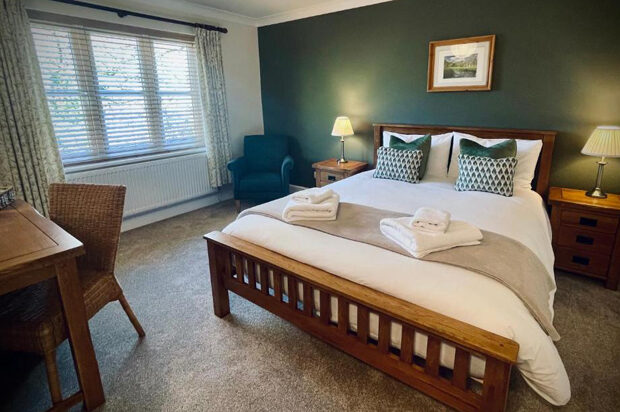 Frampton Mansell – The Crown Inn (B&B)