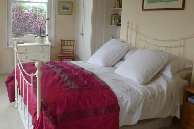Cheltenham – Laurel House (B&B)