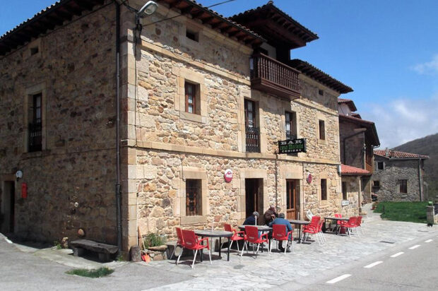 Pejanda – Casa Molleda (dinner, B&B)