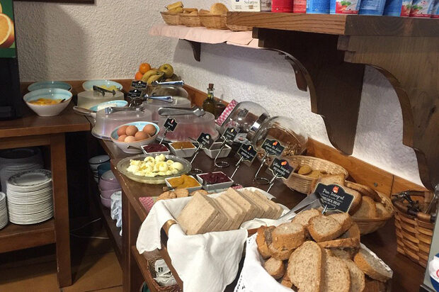 Espinama – Hostal Remona (dinner, B&B)