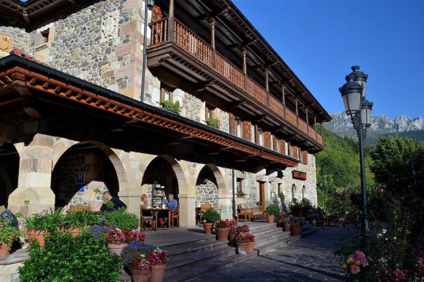 Cosgaya – Hotel del Oso (dinner, B&B)