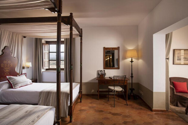 Tortosa – Parador de Tortosa (B&B) Tortosa – Parador de Tortosa (B&B)